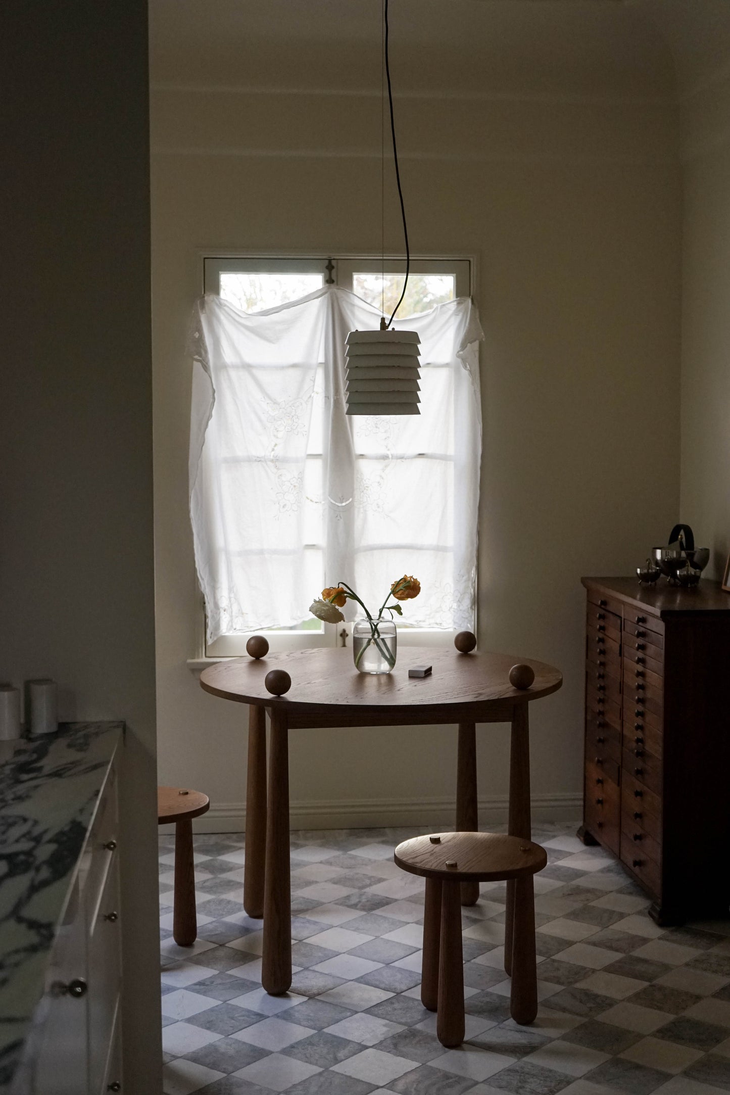 DOTT DINING TABLE - NATURAL