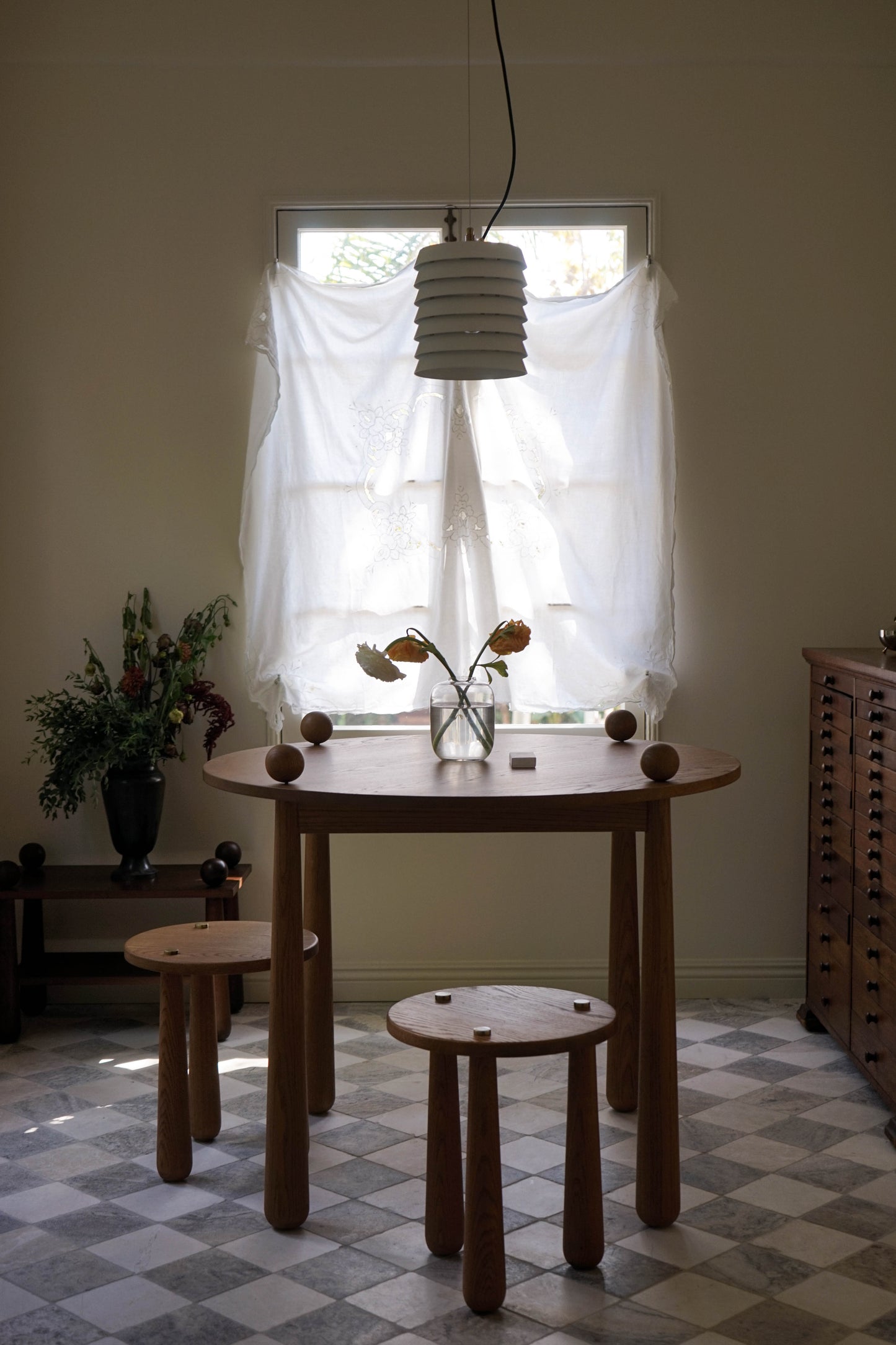 DOTT DINING TABLE - NATURAL