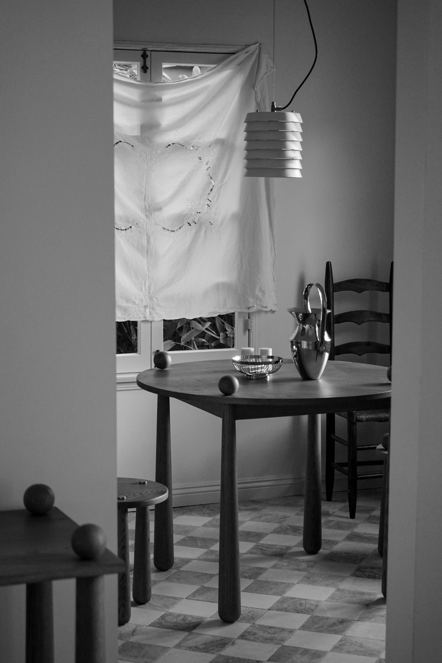 DOTT DINING TABLE - NATURAL