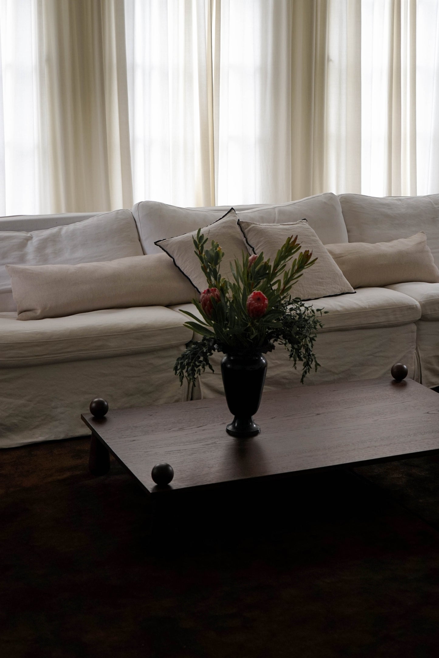 DOTT COFFEE TABLE - EBONY